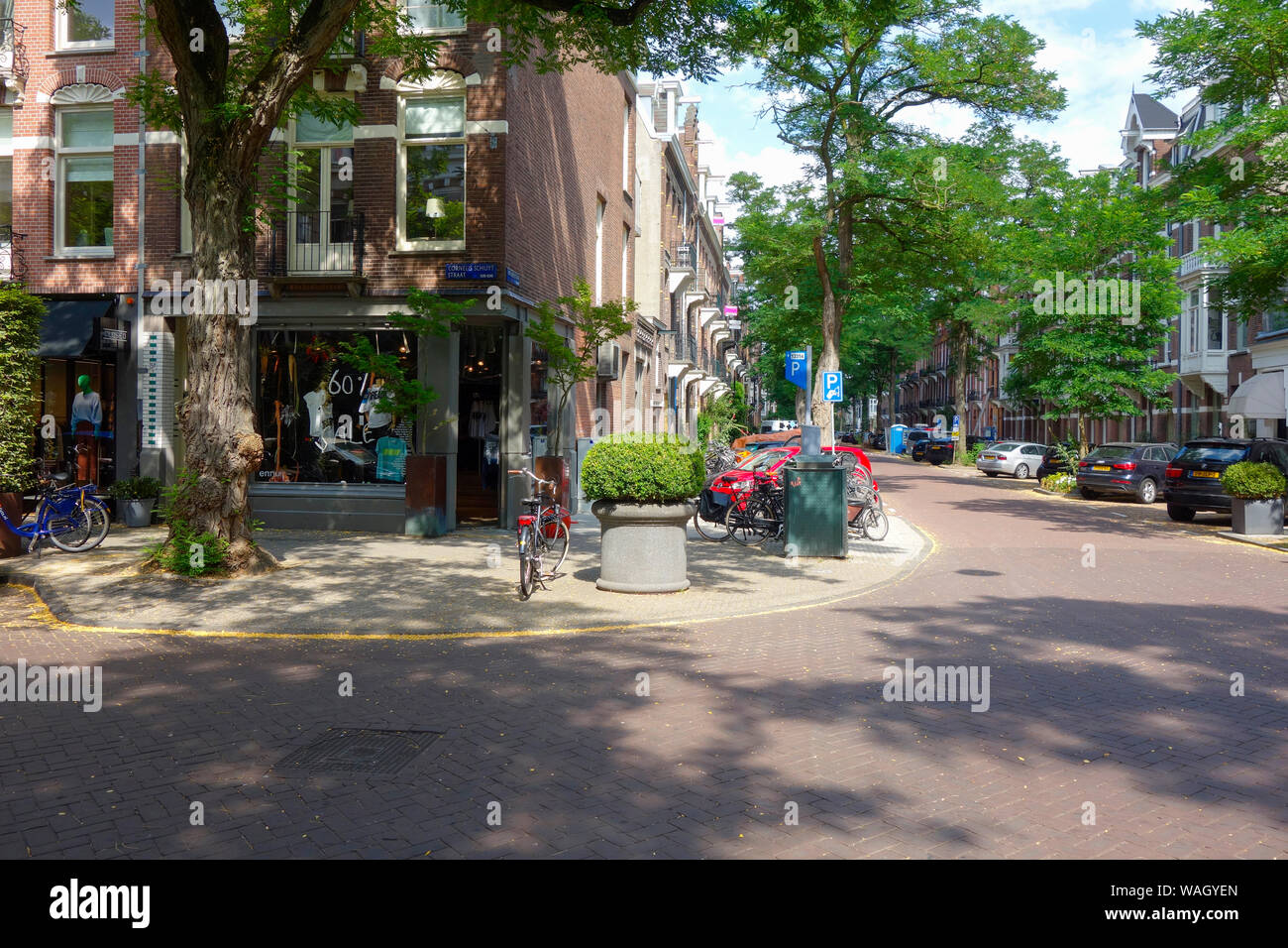Cornelis Schuytstraat, Oud Zuid, Amsterdam, The Netherlands - home to a wide variety of cafés and restaurants, high-end boutiques and beauty stores. Stock Photo