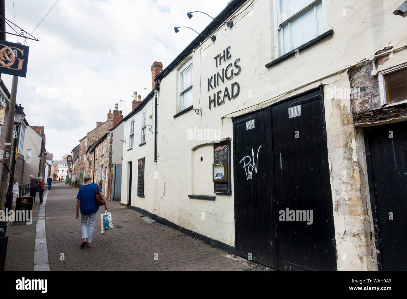 The Kings Head public house due for renovation, Wells, Somerset, England, UK. Stock Photo