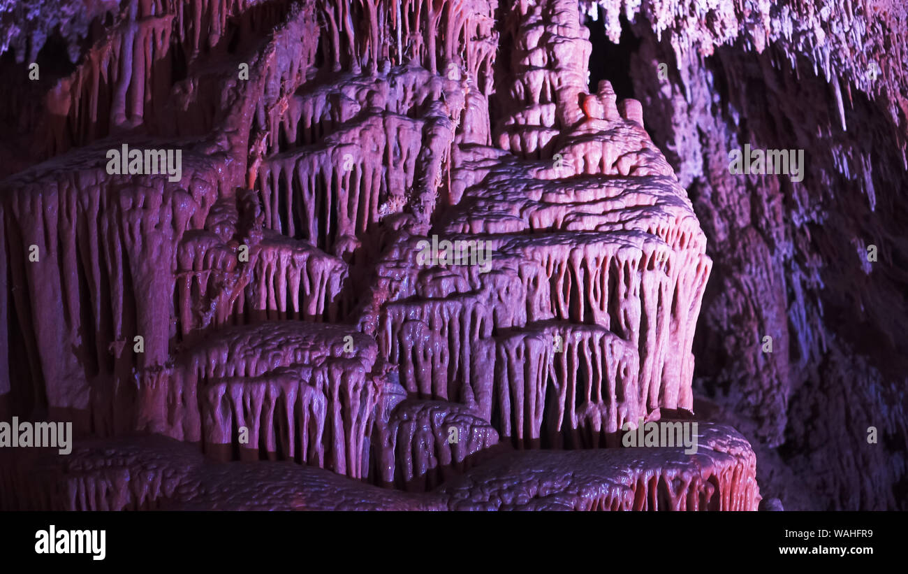 limestone formations at lewis and clark caverns Stock Photo