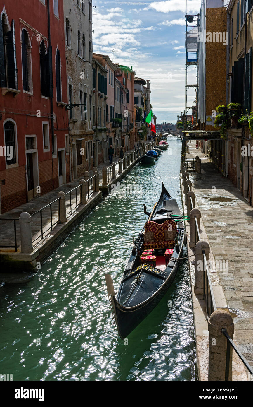 Gondola on the Rio de la Formace canal from the Ponte San Gregorio bridge, Venice, Italy Stock Photo
