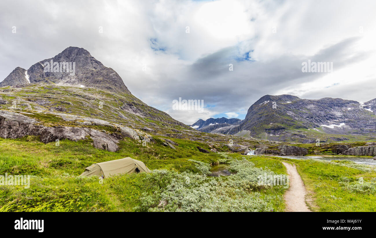Tent river trail hi-res stock photography and images - Alamy
