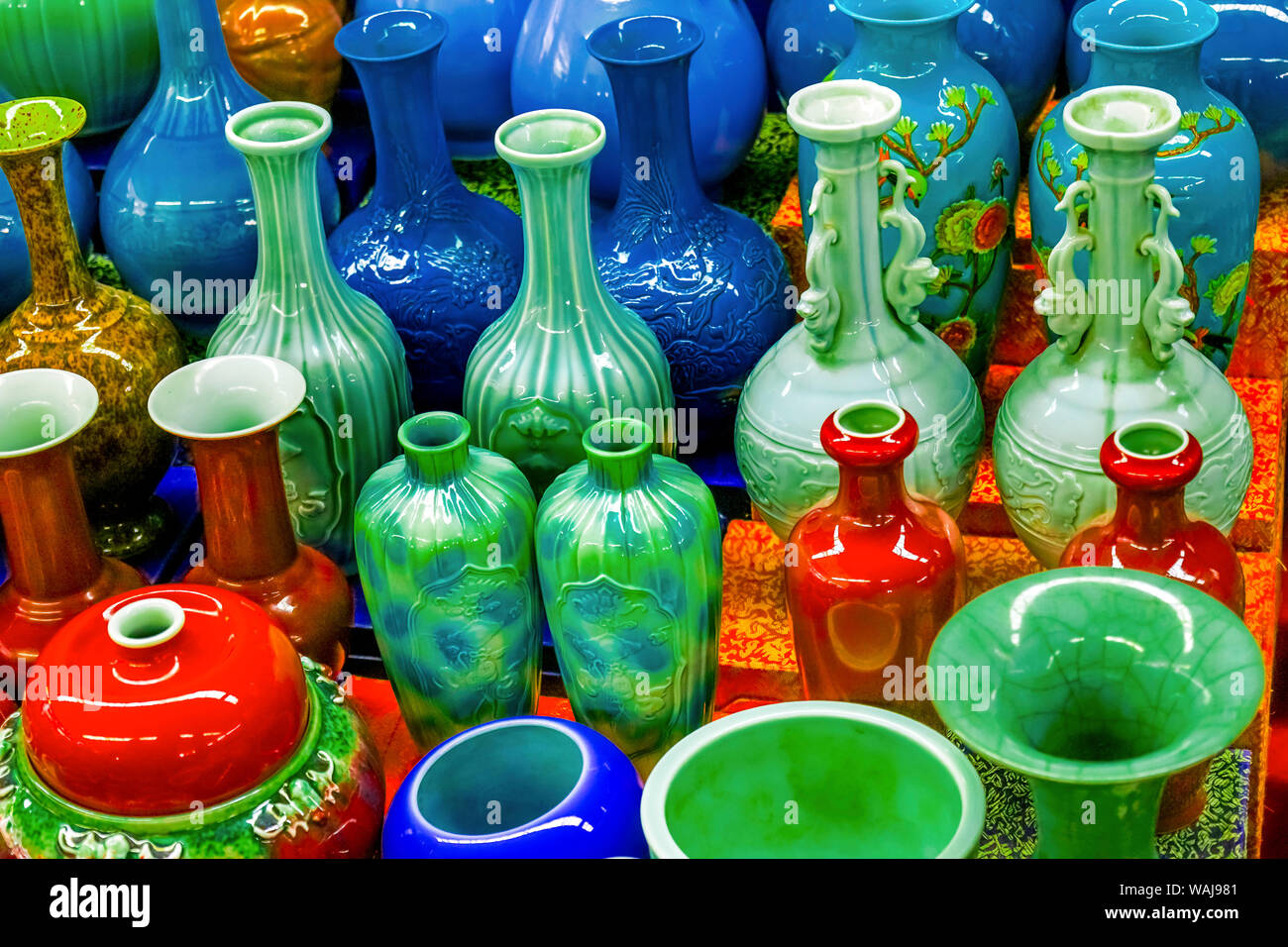 Old chinese ceramic vases hi-res stock photography and images - Alamy