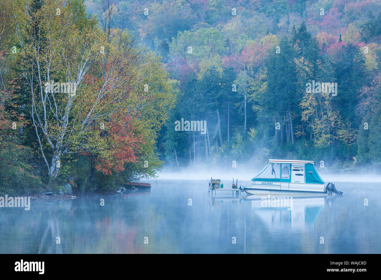 Lake lac mercier hires stock photography and images Alamy