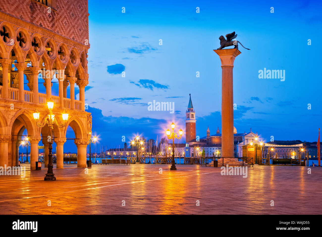Europe, Italy, Venice. Sunset on St. Marks Square. Credit as: Jim Nilsen / Jaynes Gallery / DanitaDelimont.com Stock Photo