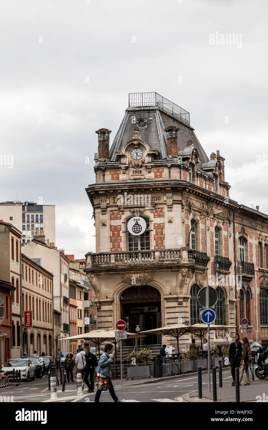 France, Toulouse. Outdoor cafe in downtown Toulouse Stock Photo - Alamy