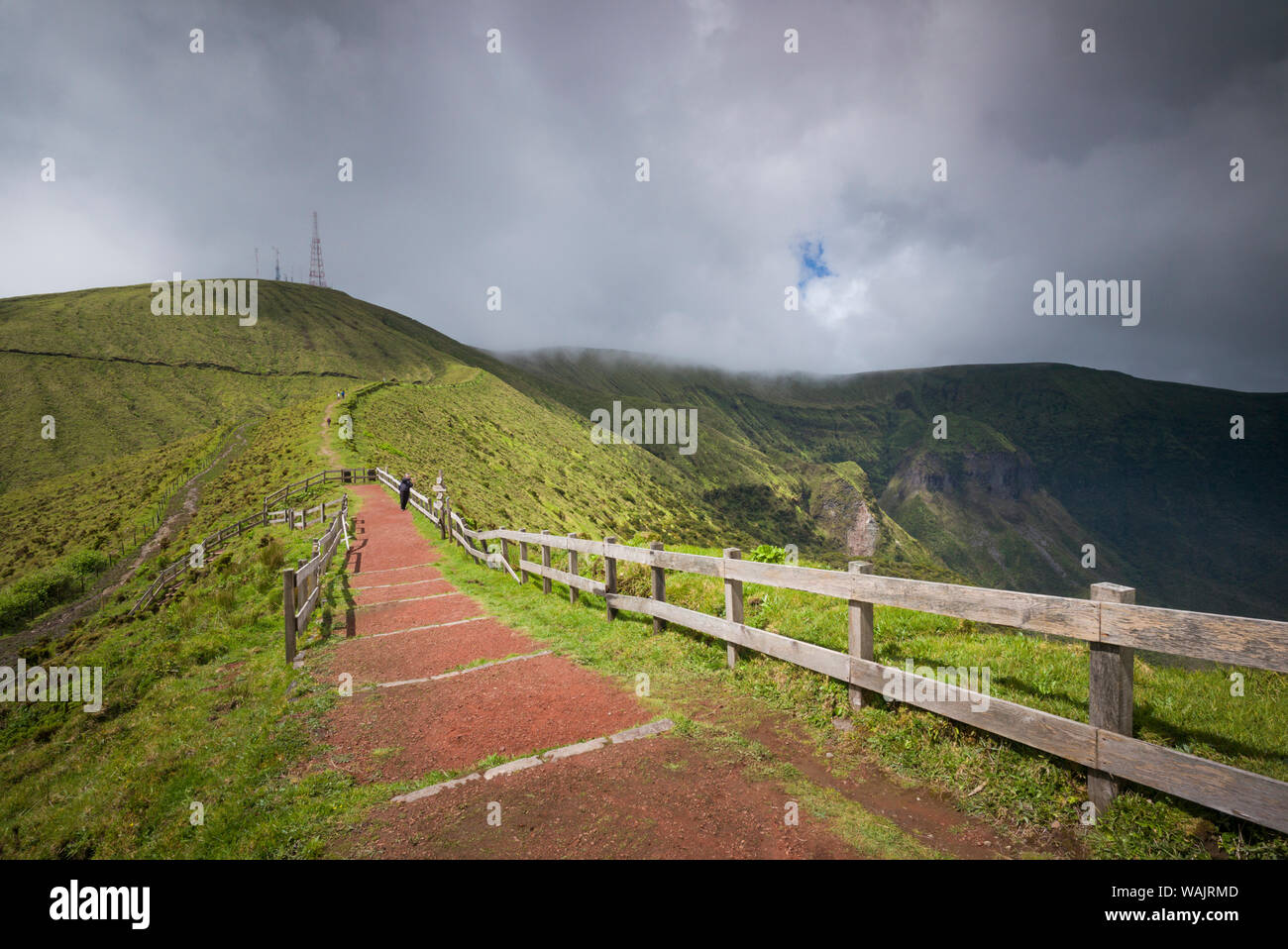 Portugal, Azores, Faial Island, Cabeco Gordo. Fence around the caldera Stock Photo
