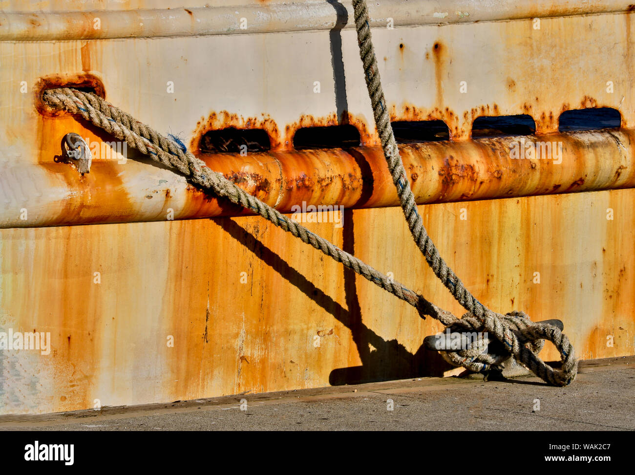 Rope holding fishing boat, Charleston Marina, Oregon Stock Photo