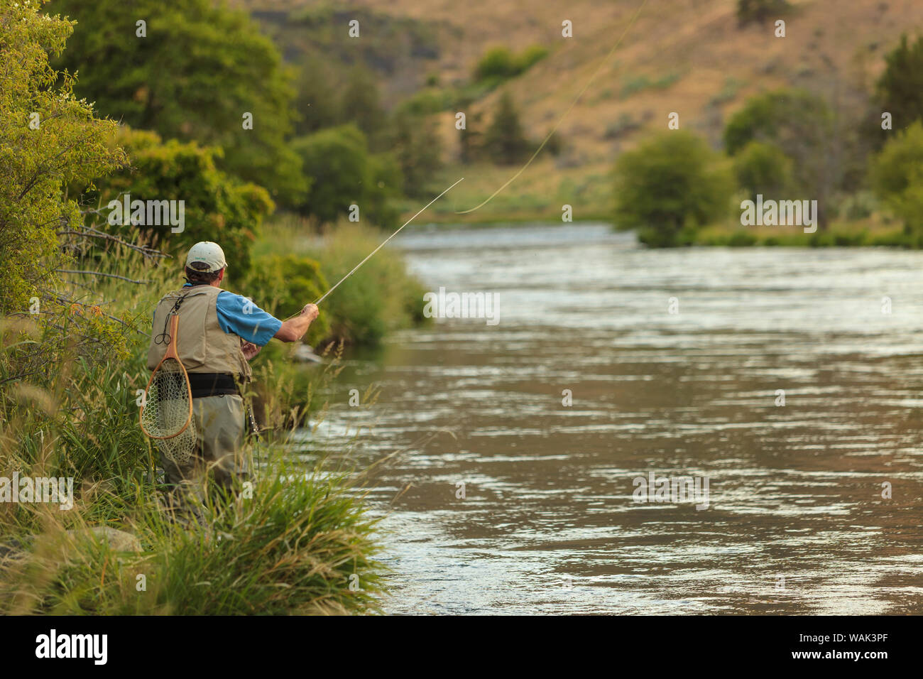 People fly fishing, Lower Deschutes River, Central Oregon, USA (MR
