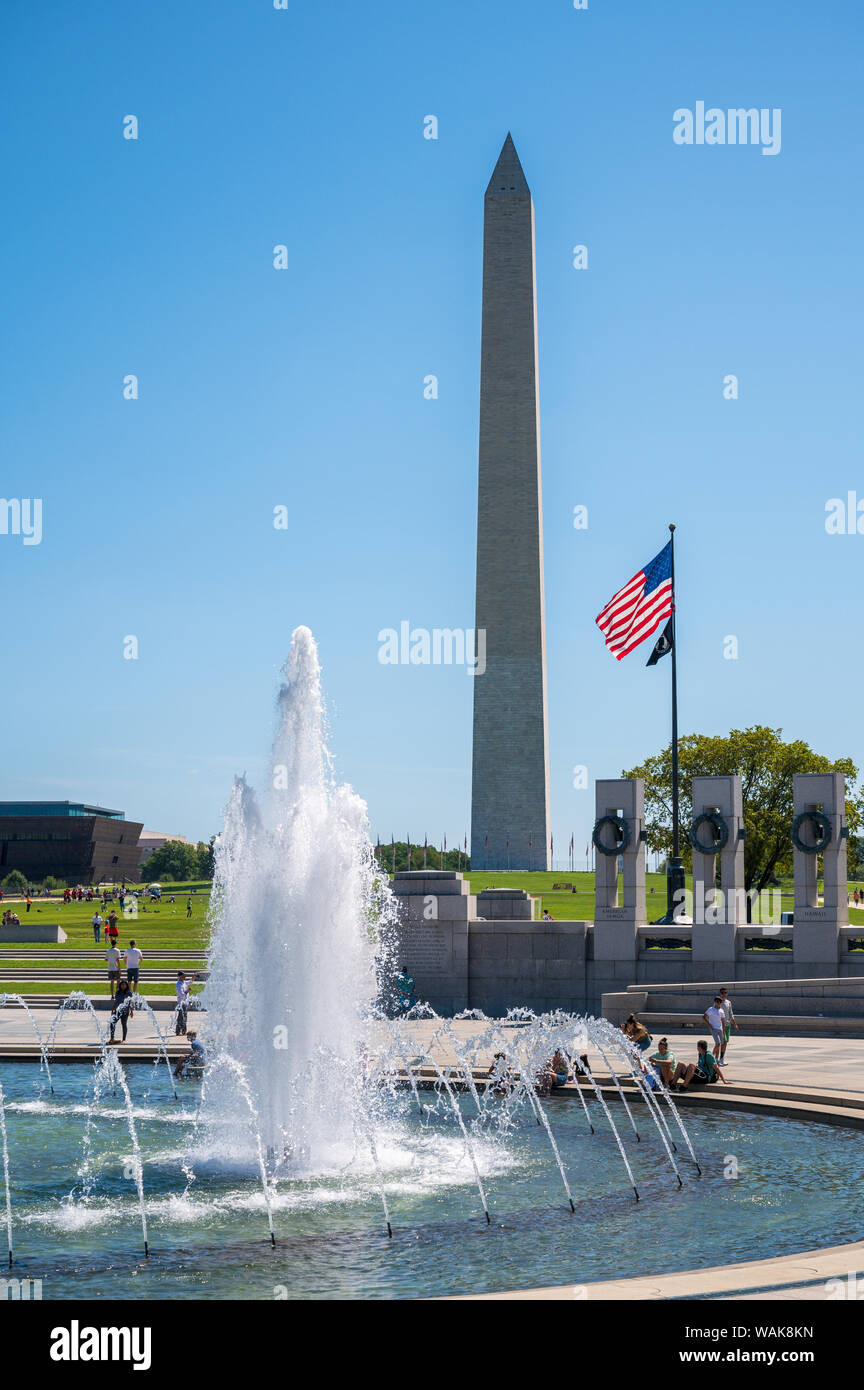 Washington Memorial and World War II monument, Washington DC, USA Stock