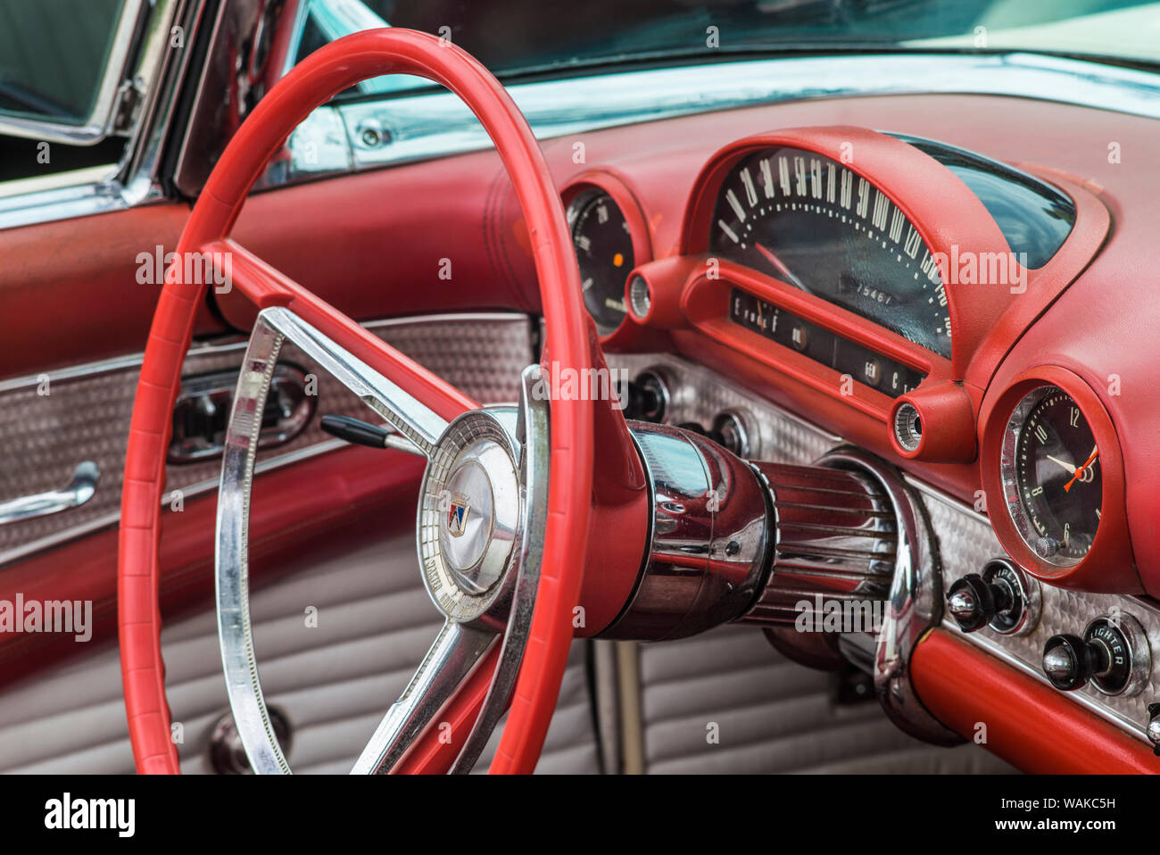 Ford thunderbird 1950s hi-res stock photography and images - Alamy