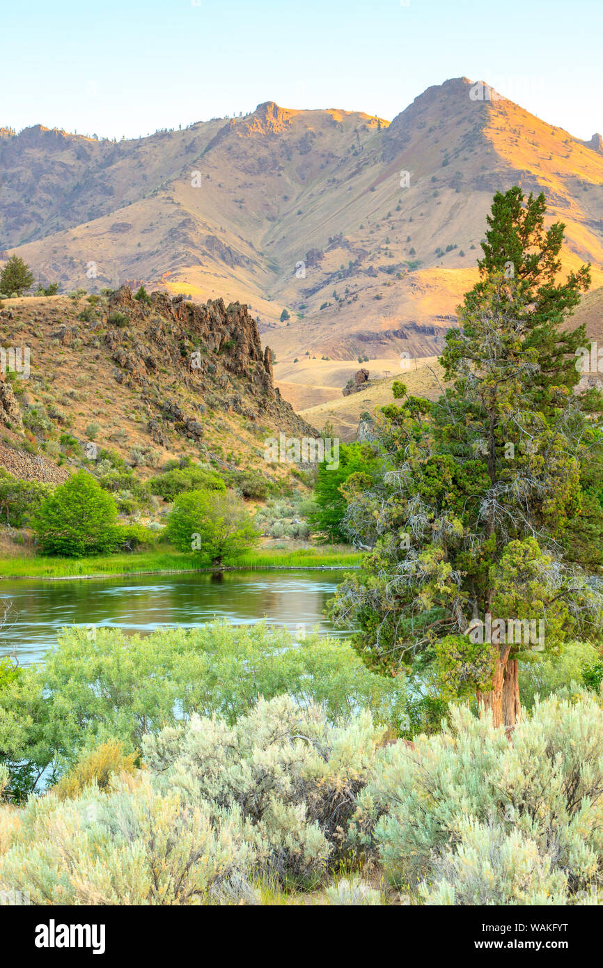Deschutes river hires stock photography and images Alamy