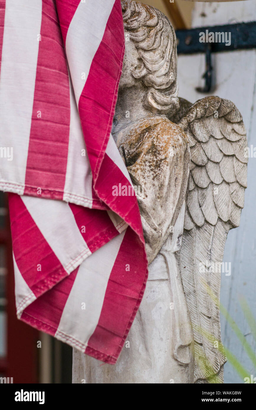 USA, Pennsylvania, New Hope. antiques, angel and US flag Stock Photo