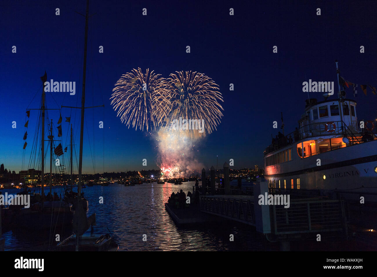 fourth of july fireworks lake union