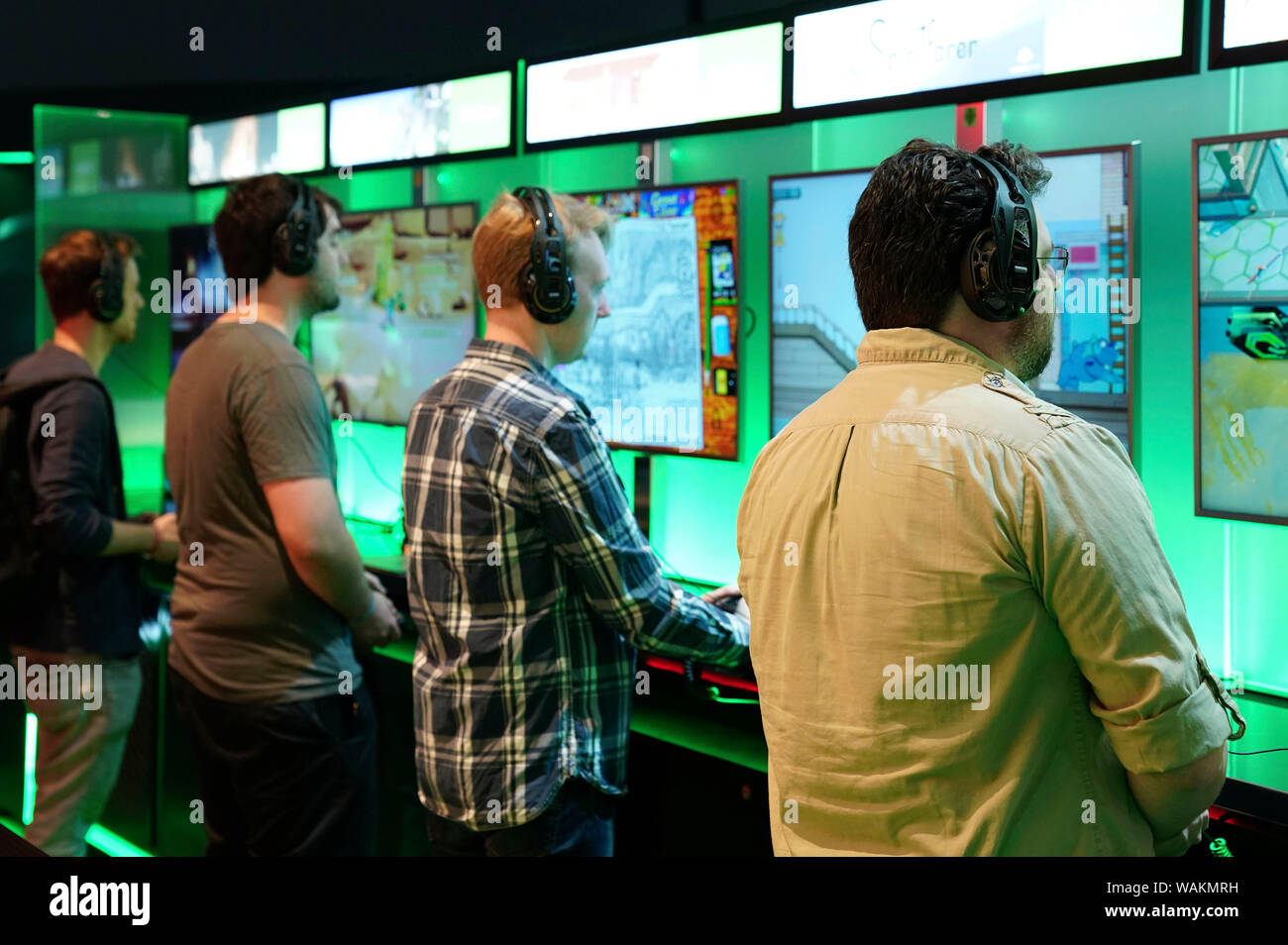 Gaming industry trends hi-res stock photography and images - Alamy