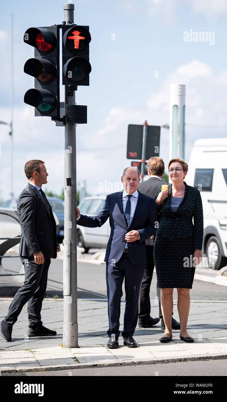 Berlin, Germany. 21st Aug, 2019. Olaf Scholz (M), Federal Minister of Finance, and Klara Geywitz (SPD), Member of the State Parliament of Brandenburg, are coming to the Federal Press Conference to announce their candidacy for the chairmanship of the SPD. Credit: Bernd von Jutrczenka/dpa/Alamy Live News Stock Photo