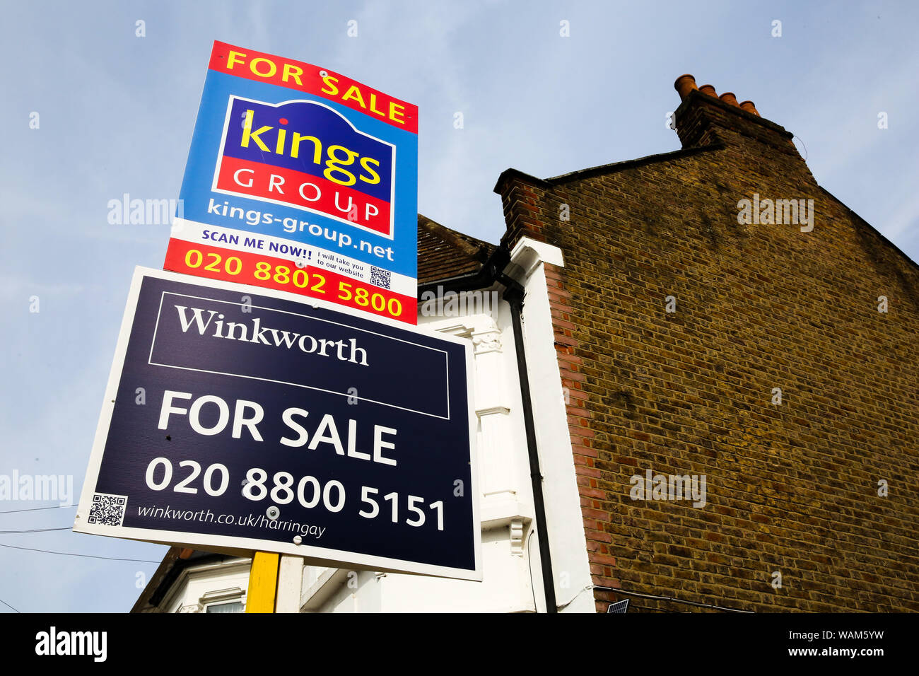 London, UK. 21st Aug, 2019. Estate agents property for sale boards on display outside a residential property in north London. The number of house sales increased in August 2019 according to Rightmove, up 6.1% a year earlier. Credit: Dinendra Haria/SOPA Images/ZUMA Wire/Alamy Live News Stock Photo