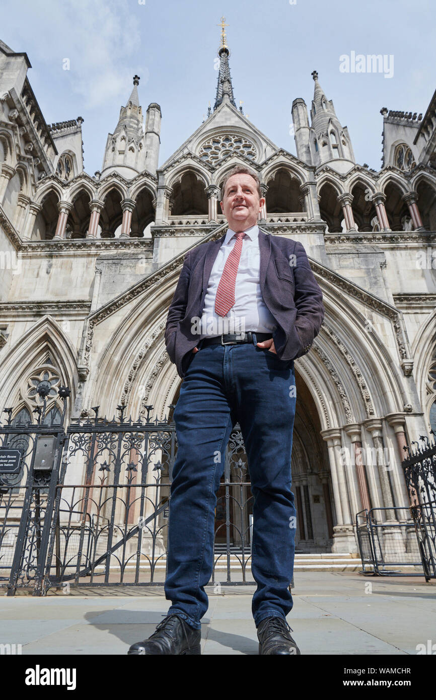 Royal Courts of Justice, London, UK. 21st August, 2019.  Ealing Council's safe zone upheld after Court of Appeal hearing at the Royal Courts of Justice.  Leader of  Ealing council Julian Bell outside the Royal Courts of Justice.   Credit: Thomas Bowles/ Alamy Live News Stock Photo