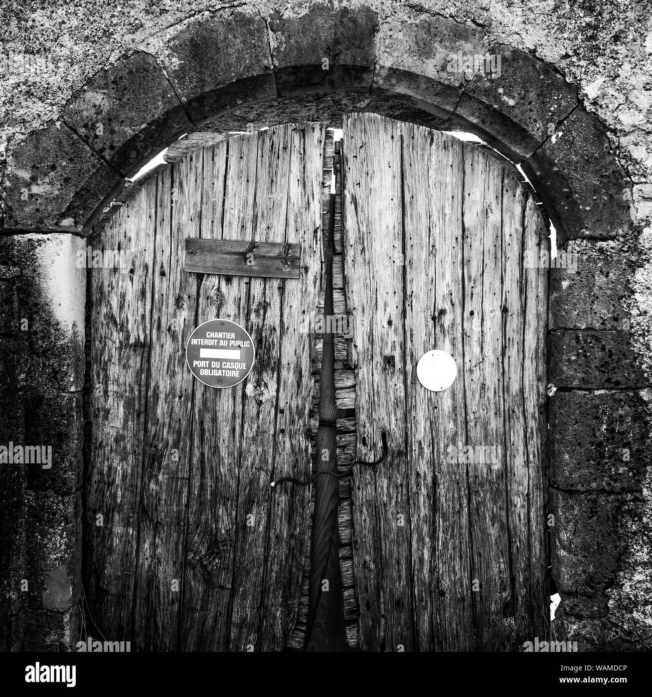 Closed portal of a disused farm, Route de la Corniche des Cévennes, Col du Rey, Gard, France Stock Photo