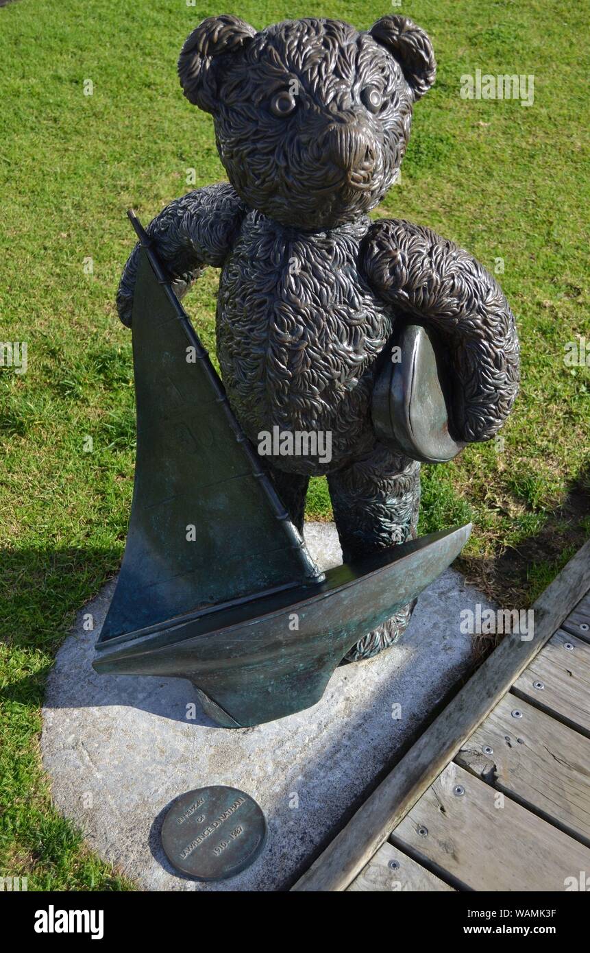 Teddy Bear Statue in Memory of Lawrence D Nathan (19101987) at