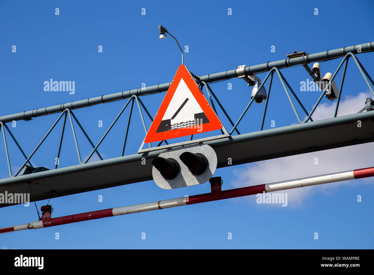 Stop drawbridge sign warning bridge hi-res stock photography and images