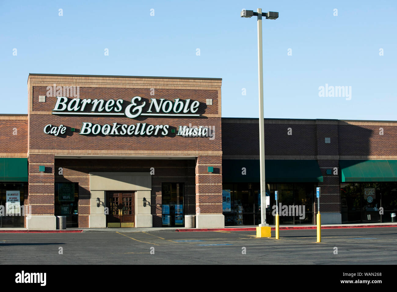 A Logo Sign Outside Of A Barnes Noble Retail Store Location In Orem Utah On July 29 19 Stock Photo Alamy