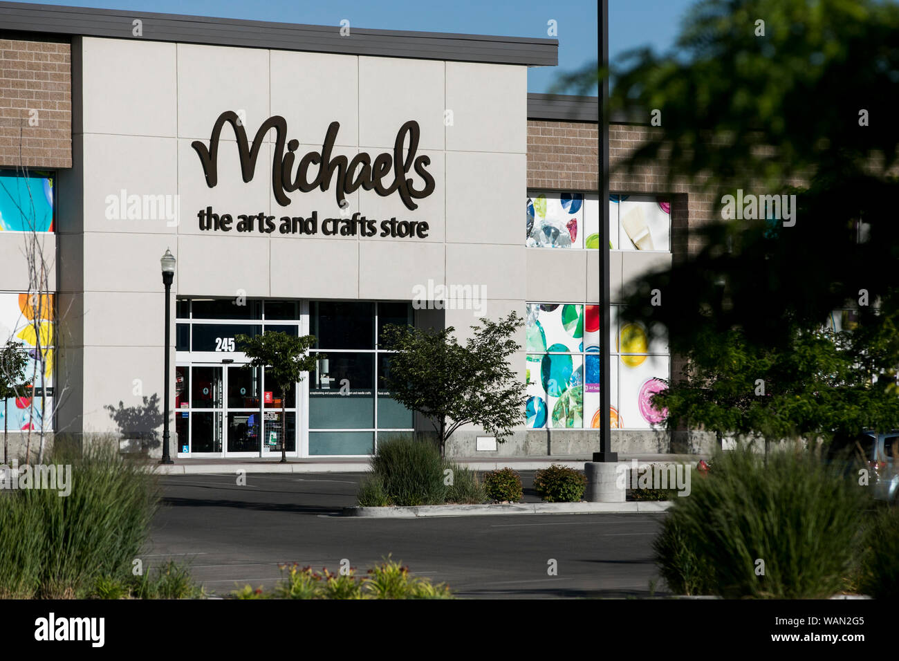 Michaels Craft Store Michaels Is An Arts And Crafts Retail Chain Iii Stock  Photo - Download Image Now - iStock