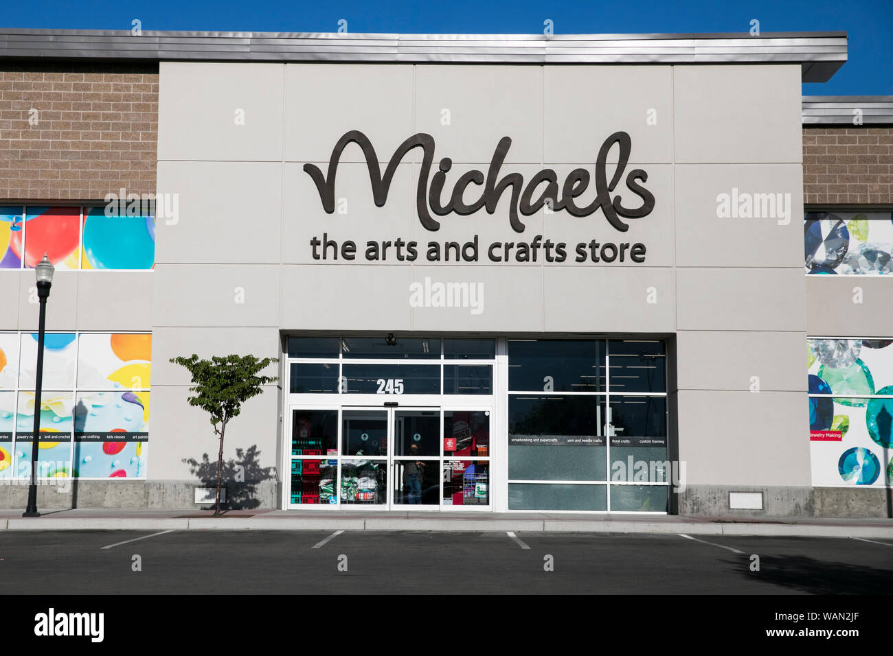 Michaels store hi-res stock photography and images - Page 2 - Alamy