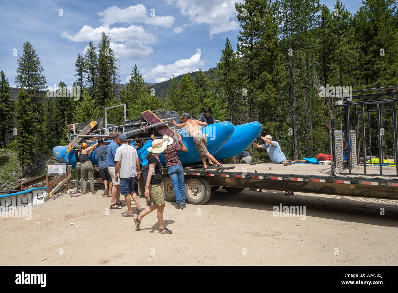 Whitewater Raft Ramp Steel Boundary creek campground hi-res stock photography and images - Alamy