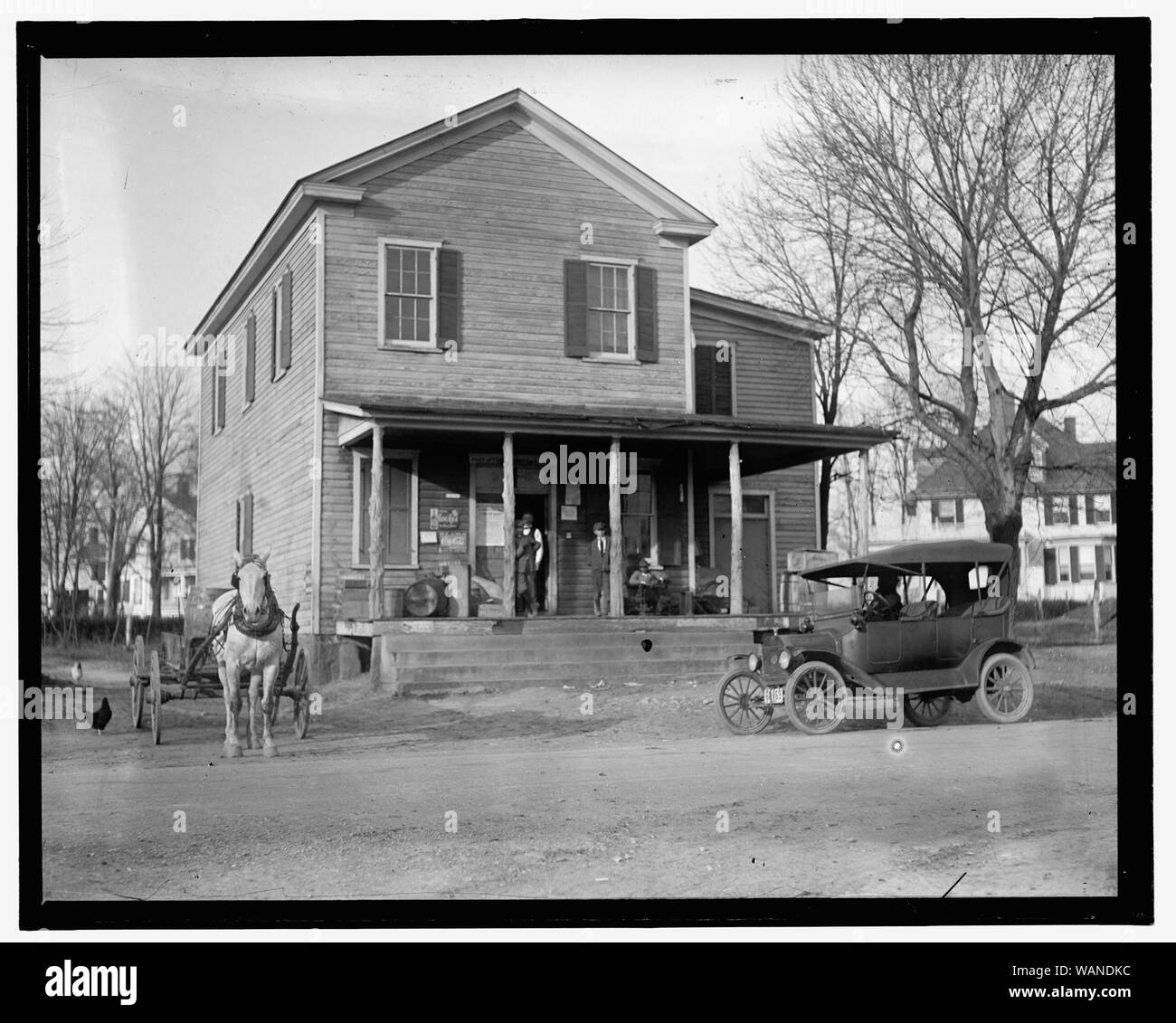 Country Store (Dawsonville), Ford car in front of store, probably H.E