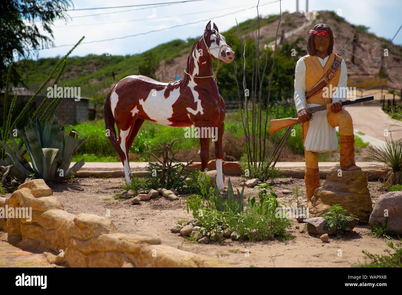 Monument, statue of the Indian Geronimo in the town of Fronteras