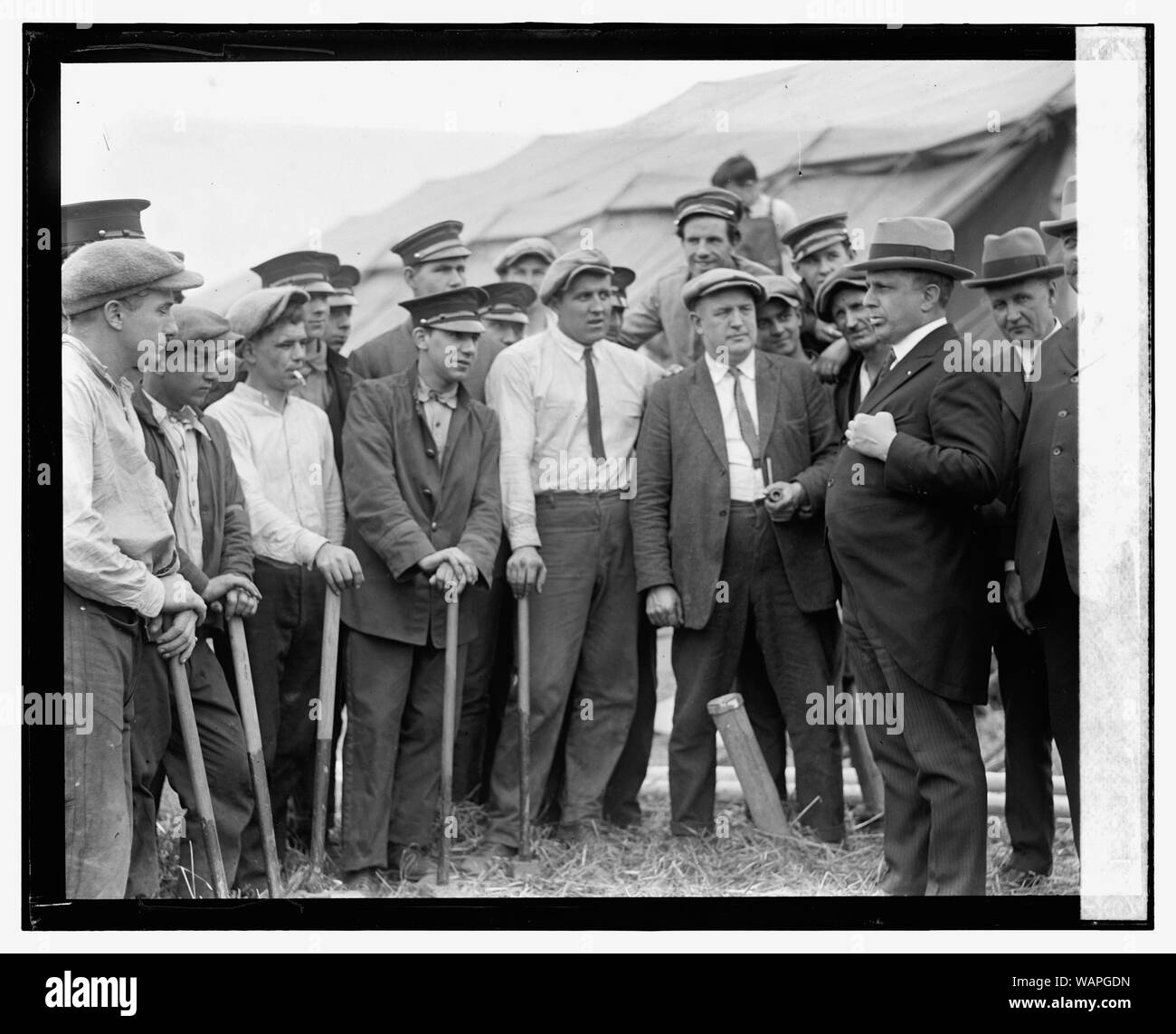 Art circus Cut Out Stock Images & Pictures - Alamy