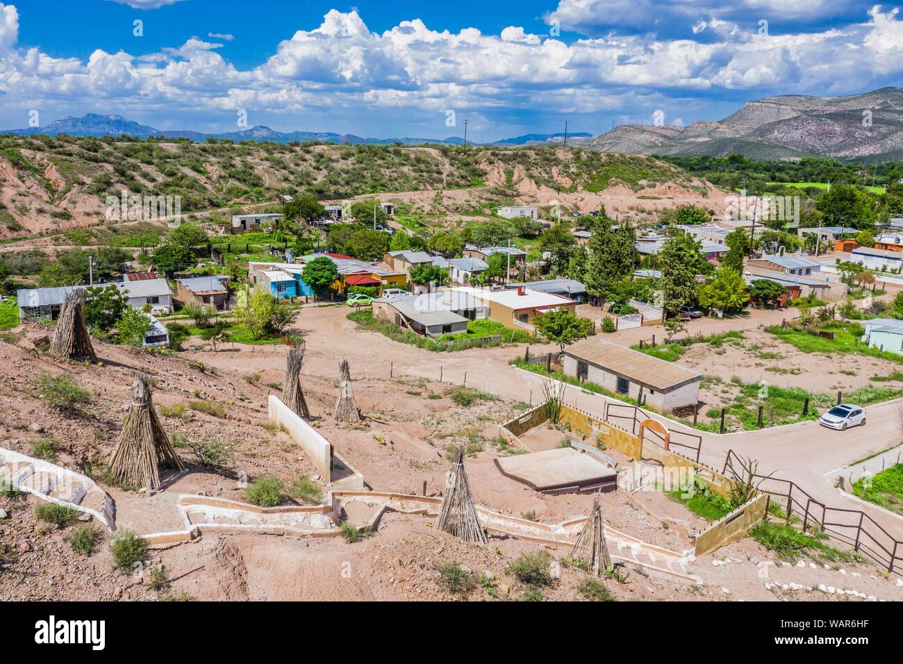 Geronimo's jail. A cave on a hill or small mountain was used to imprison the Geronimo Indian in the town of Fronteras, Sonora, Mexico. The place is now an area of sight for tourists in tribute to this warrior leader. Geronimo was a prominent military chief of the Bendoke Apaches. Between 1858 and 1886 he fought against the Mexican and American armies throughout the northern territory of Mexico. Gerónimo was born in Arizpe, Sonora. The most brave and famous of the Apaches was imprisoned in the Dungeon located in Fronteras. (Photo: LuisGutierrez / NortePhoto.com) La carcel de Geronimo. Una cuev Stock Photo