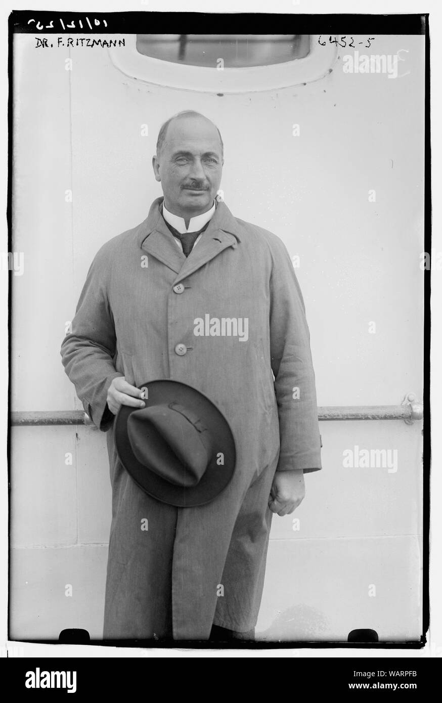 Dr f hi-res stock photography and images - Alamy