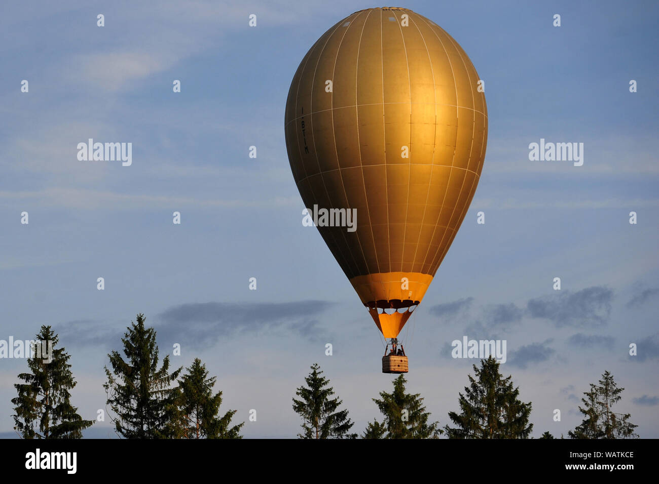 Jindrichuv Hradec, Czech Republic. 22nd Aug, 2019. Hot air balloons fly  during the 23 th FAI Hot Air Balloon Czech Championship in Jindrichuv Hradec  in the Czech Republic. Twenty five contestants from