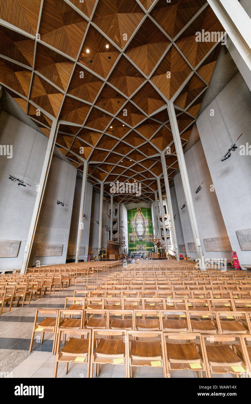 Coventry Cathedral interior Stock Photo - Alamy