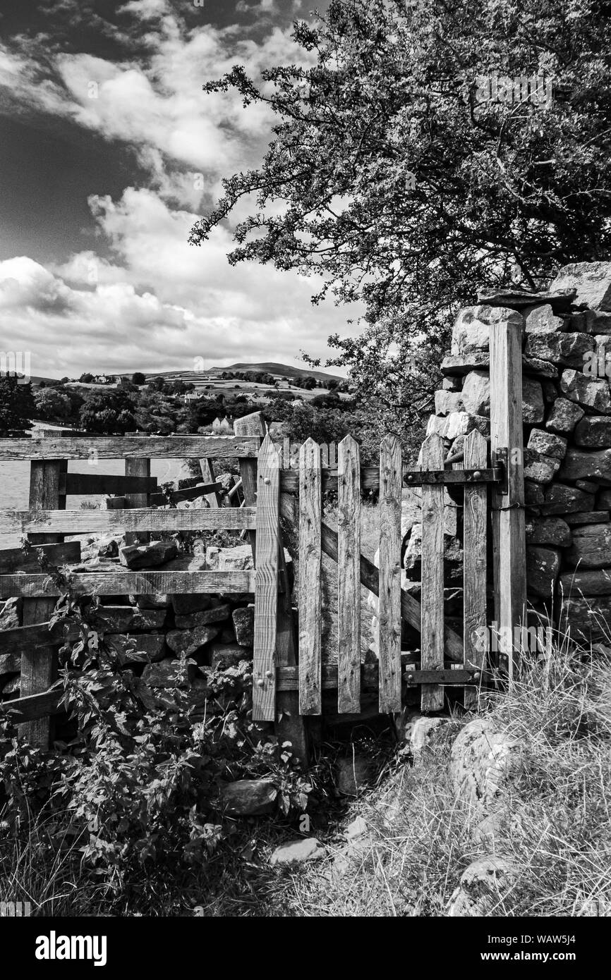 Wooden gates and stiles of the Yorkshire Dales Stock Photo Alamy