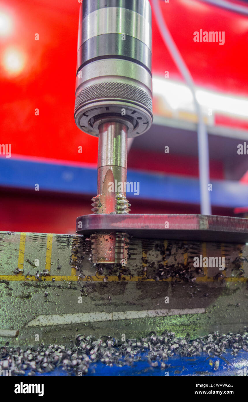 Thread tapping machine deals