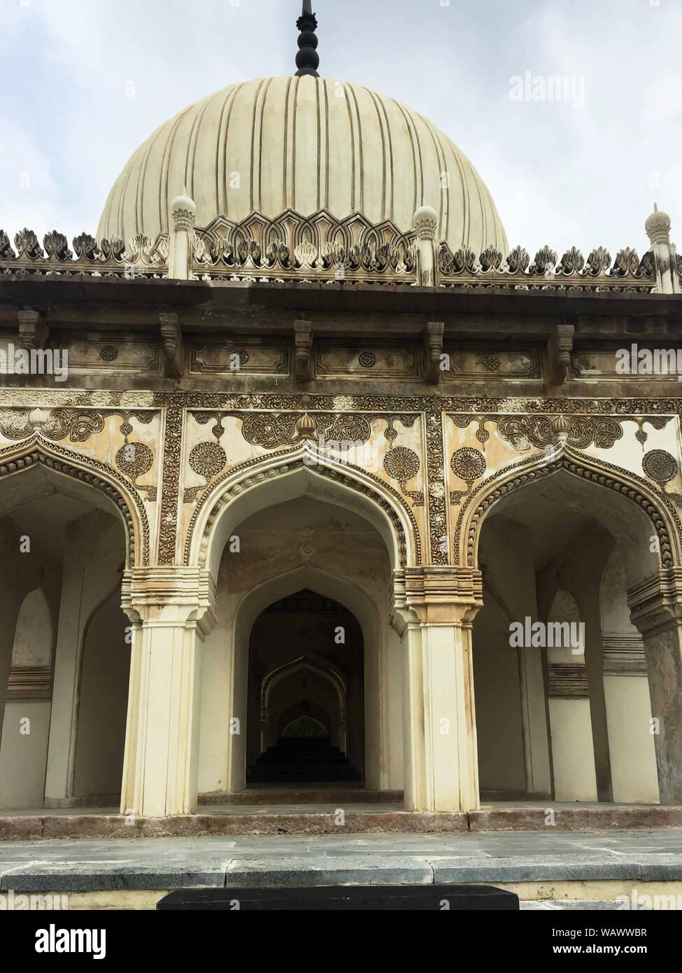 Tombs of hyderabad hi-res stock photography and images - Alamy