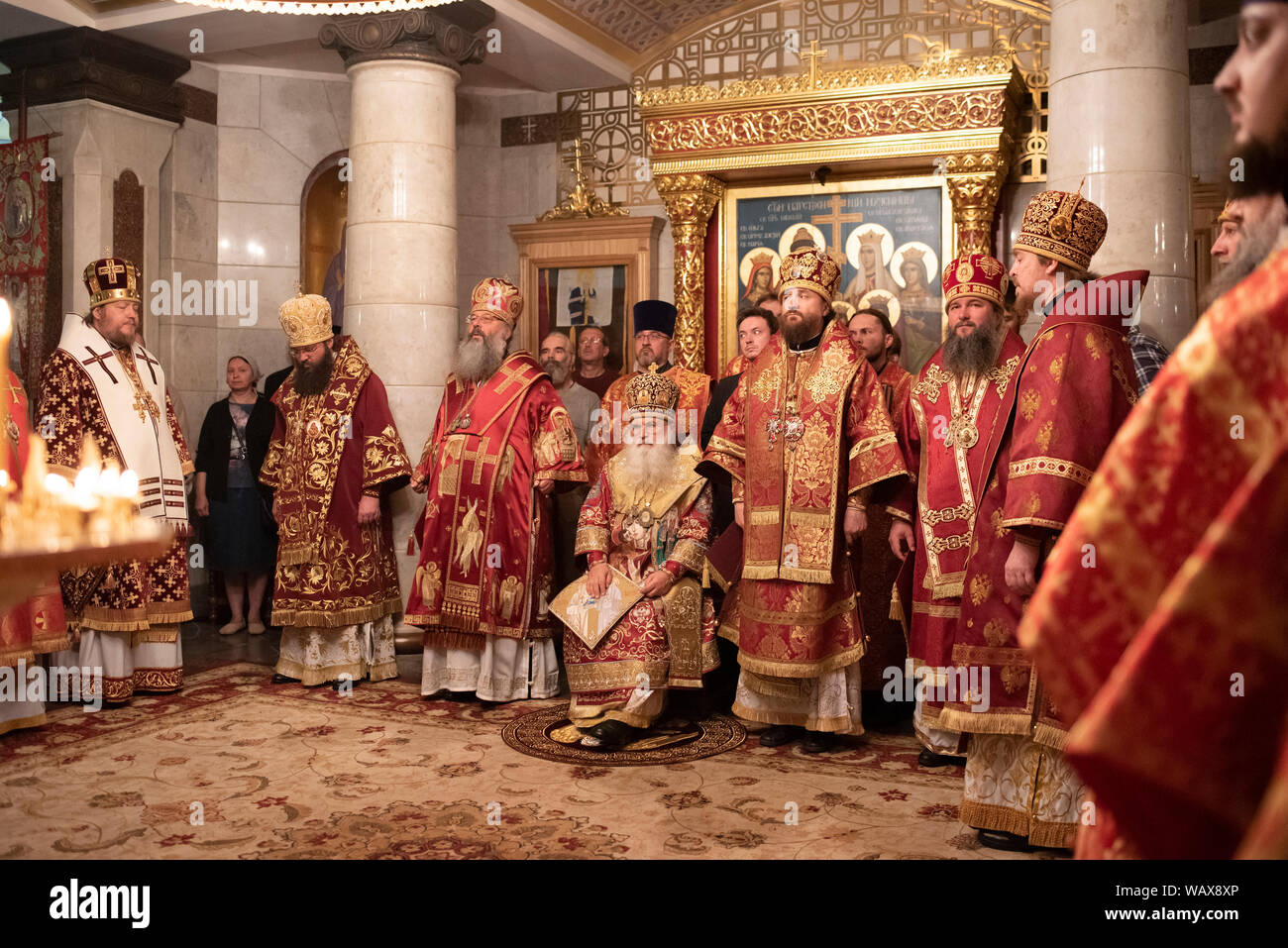 Dans l’église de Tous-les-Saints, dénommée également église sur le sang versé à Ekaterinbourg débute les célébrations de la commémoration de l’assassi Stock Photo