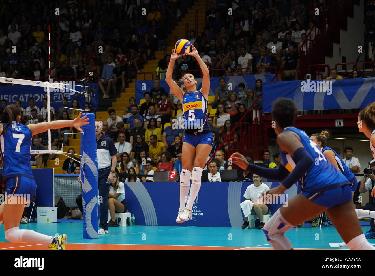 Nazionale femminile di pallavolo italiana hi-res stock photography and  images - Alamy