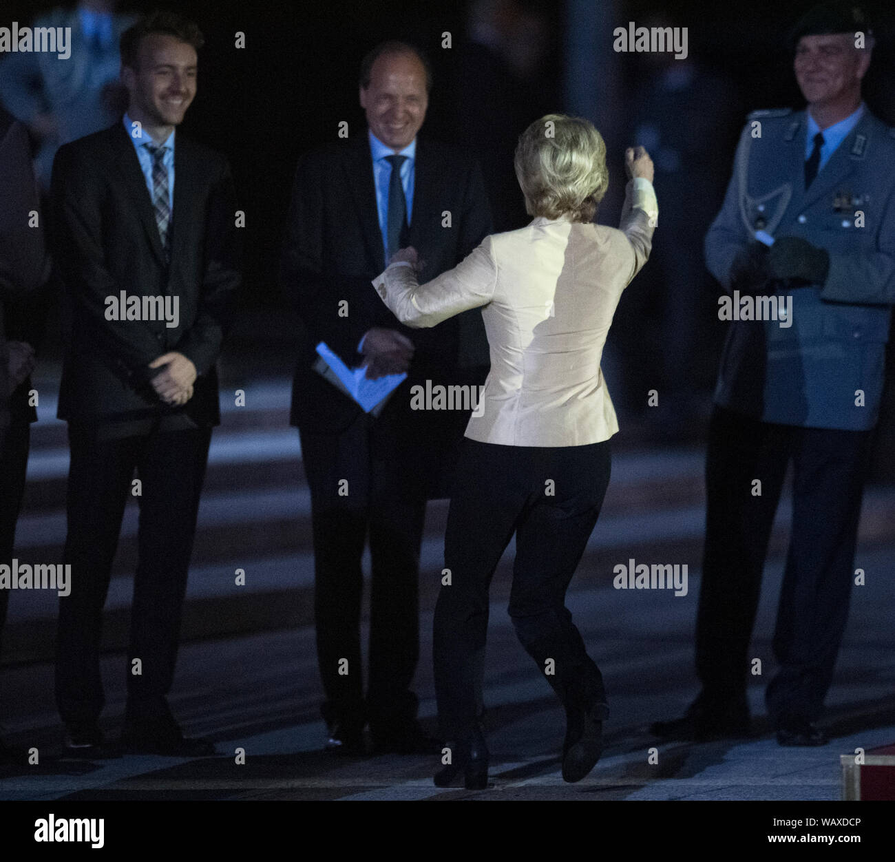After the ceremony Ursula VON DER LEYEN runs to her husband Heiko VON DER LEYEN. Big tattoo - Farewell of the former Minister of Defense from the office by a military ceremony in the Bendlerblock of the Ministry of Defense in Berlin, Germany on 15.08.2019. ¬ | usage worldwide Stock Photo
