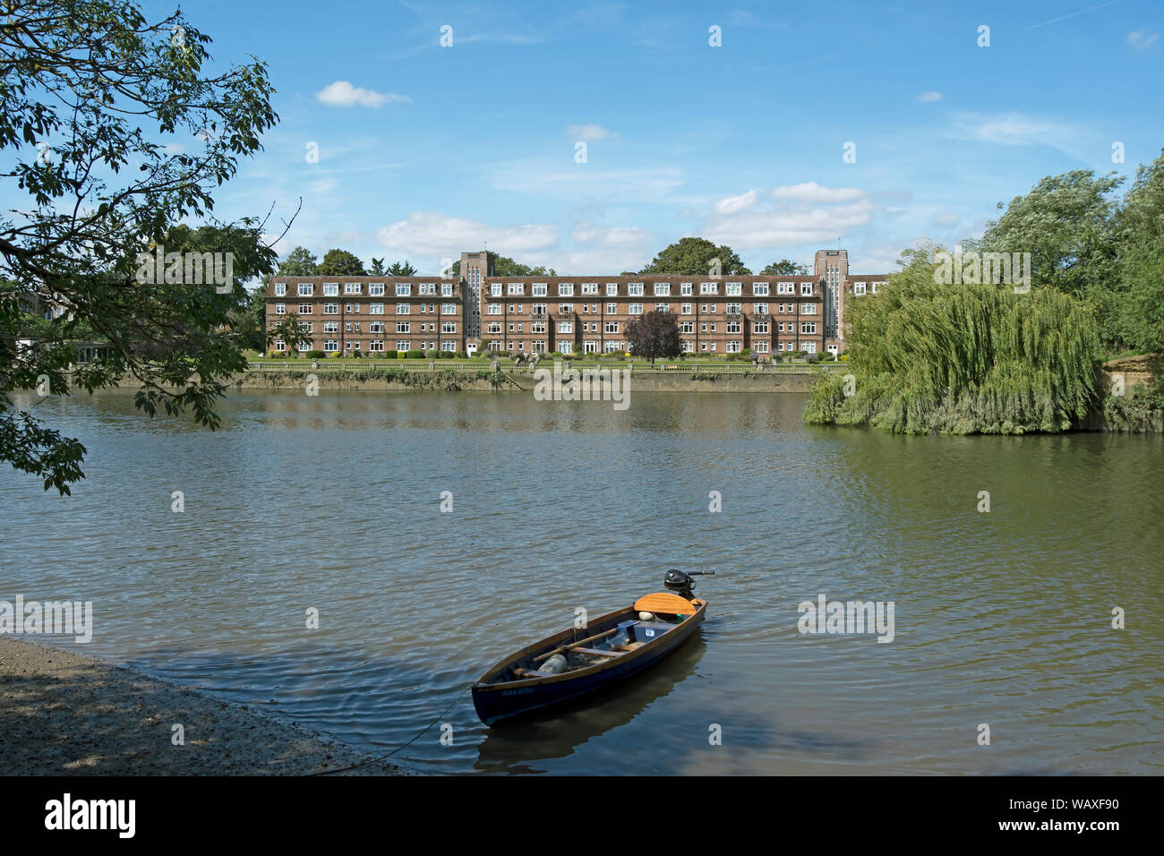 the 1930s art deco apartment block of thames eyot, twickenham