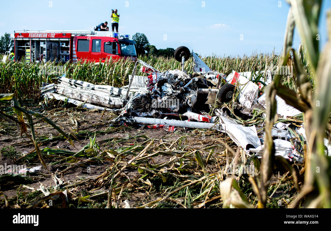 Fire Engine Crashed Fire aircraft engine crash hi-res stock photography and images - Alamy