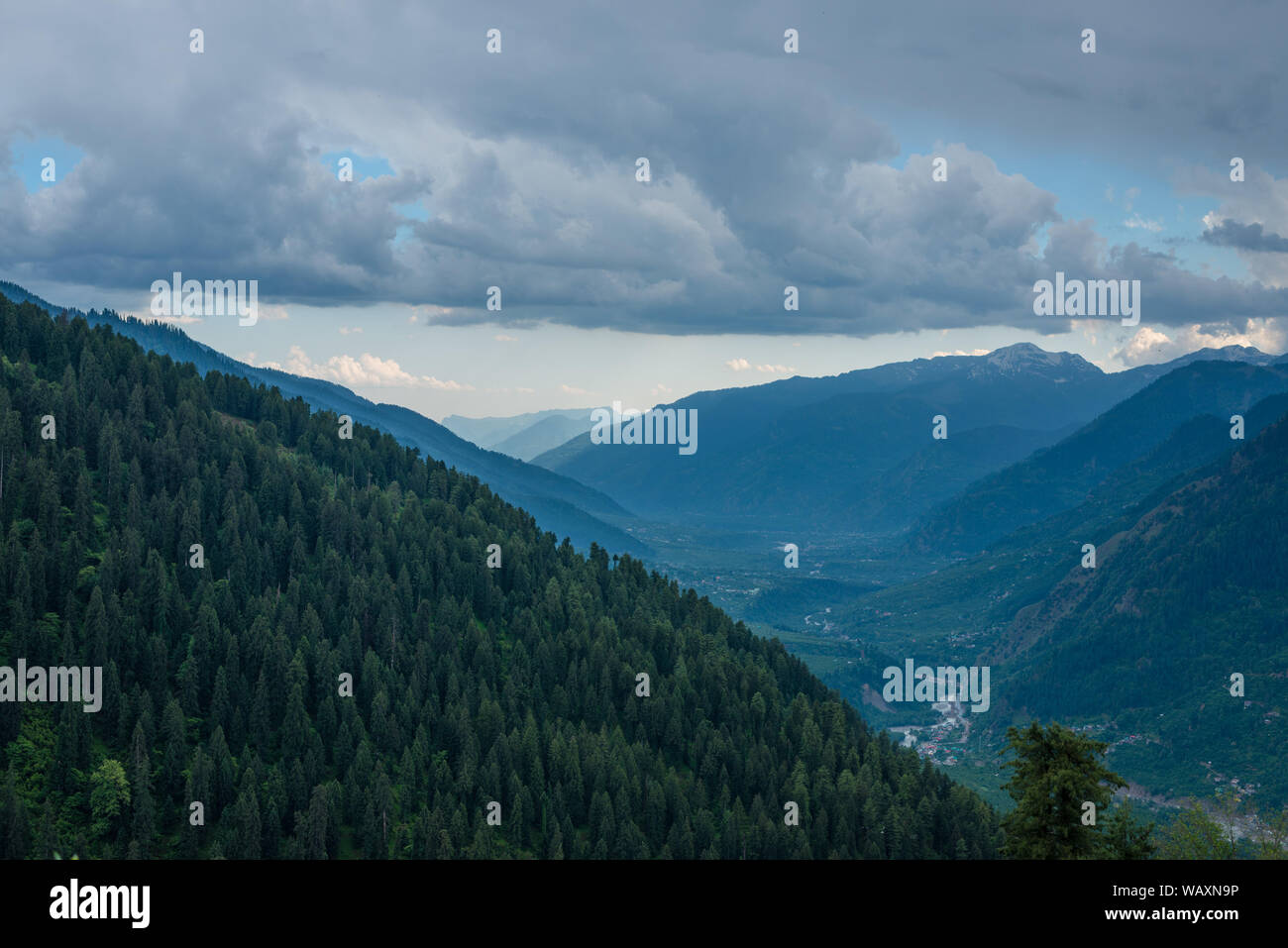Himachal himalayas hi-res stock photography and images - Alamy