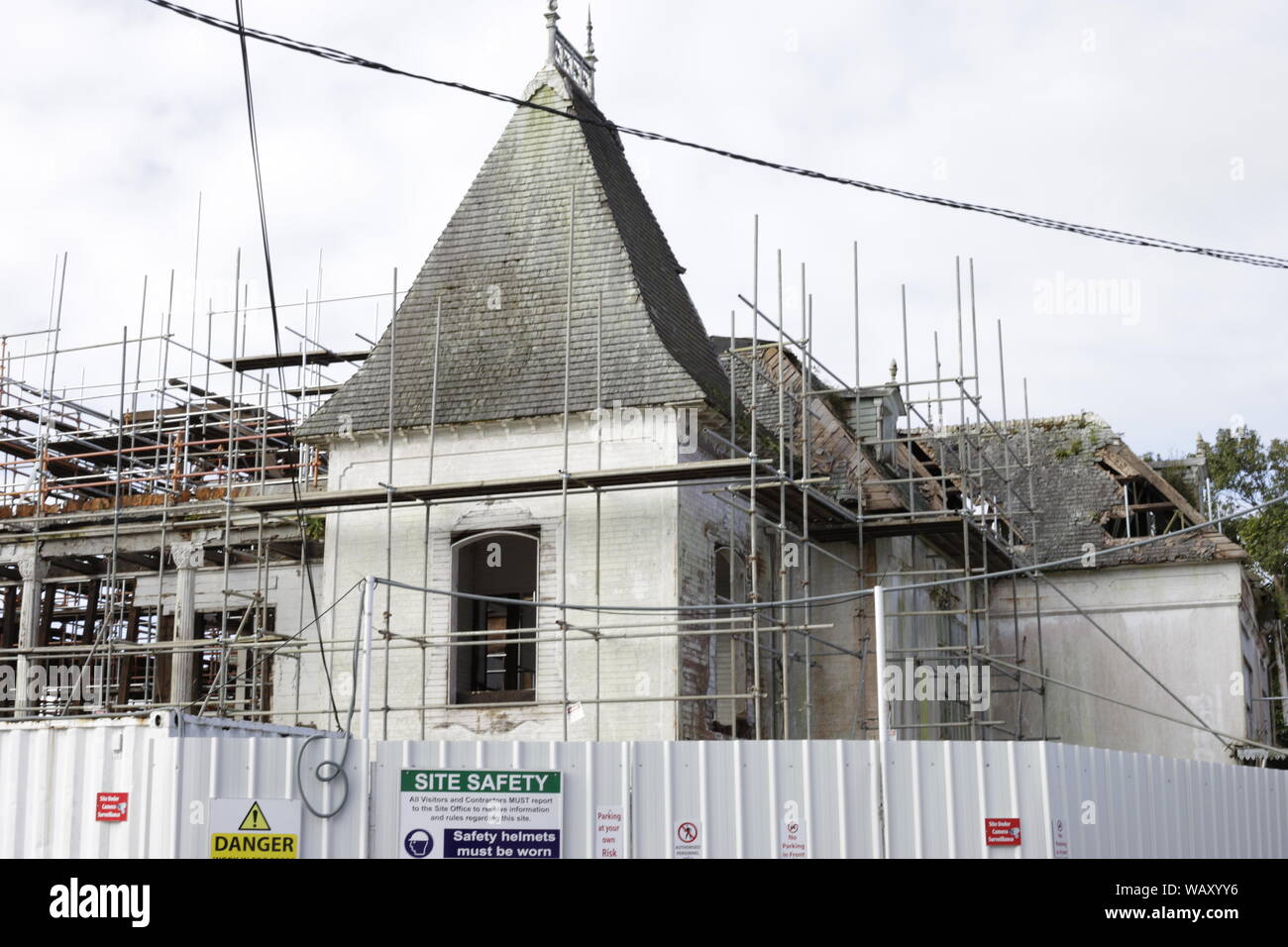 Curepipe (Mauritian Creole pronunciation [kiːəpip]) also known as La