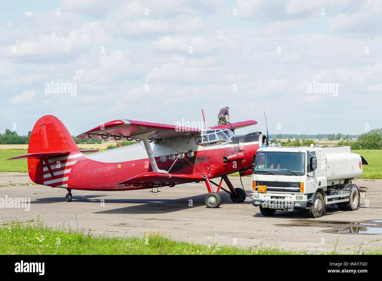 Airplane an2 hi-res stock photography and images - Alamy