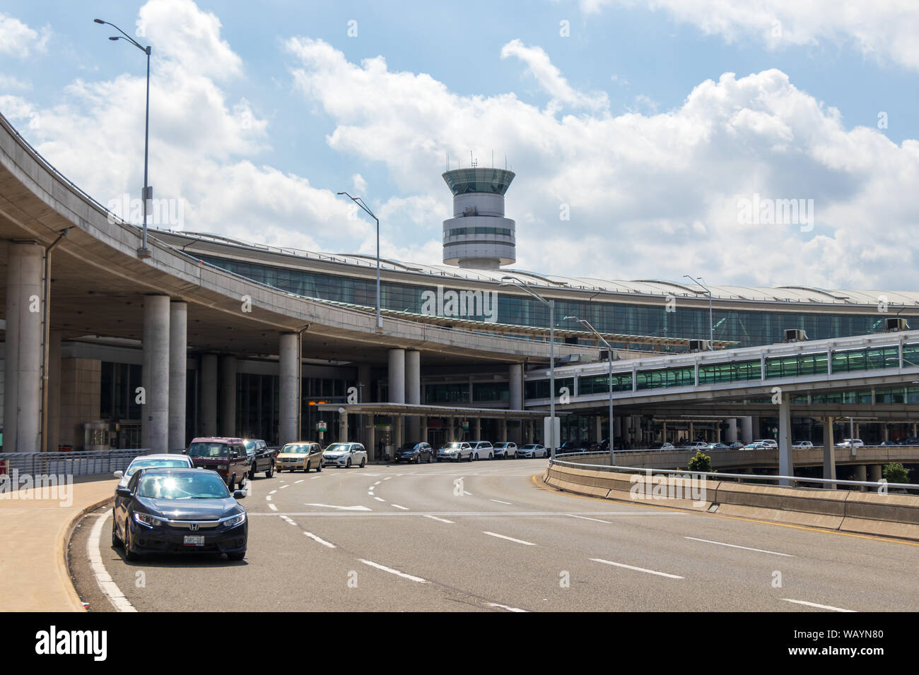 Free,parking,for,15,minutes,kiss and fly,quick,passenger,pick up,at,  Carcassonne,Airport,Aude,region,South,of,France,French,Europe,European  Stock Photo - Alamy