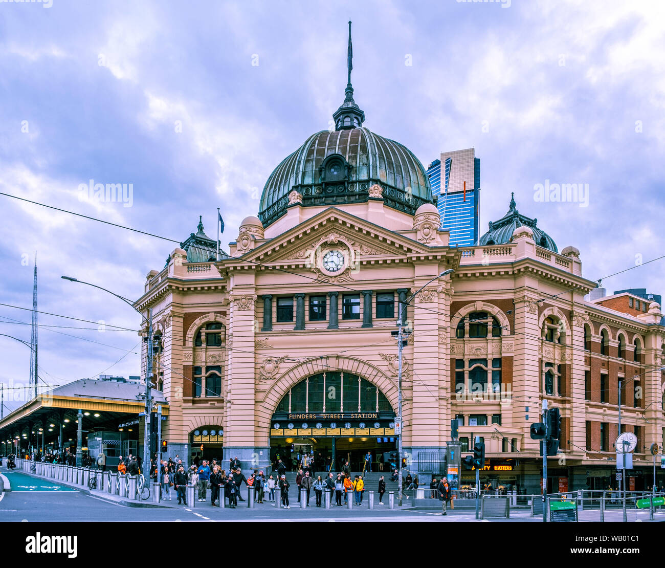 Downtown main street clock hi-res stock photography and images - Alamy