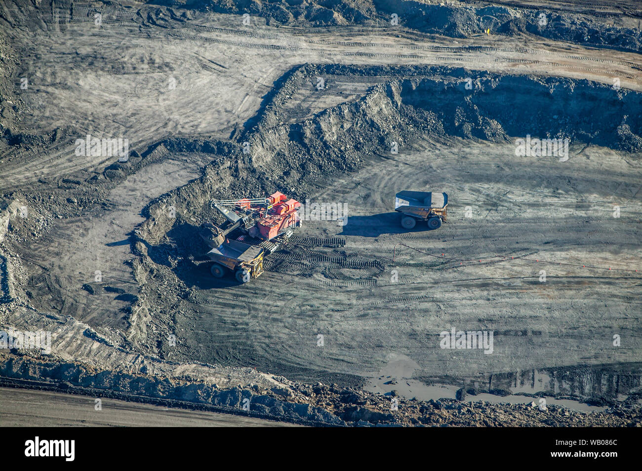 Oil sands mining operations at Syncrude operations north of Fort McMurray, Alberta, Canada. Stock Photo