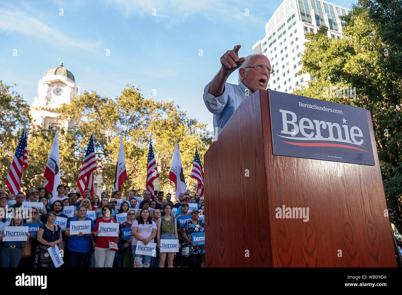 Sacramento, CA, USA. 22nd Aug, 2019. Democratic presidential hopeful ...